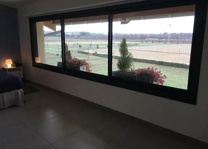 Gite-grand Contemporain Proche Toulouse Dans Domaine Equestre Apartament Bouloc (Haute-Garonne)